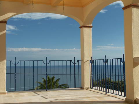 Terrasse overlooking the Mediterranean Sea